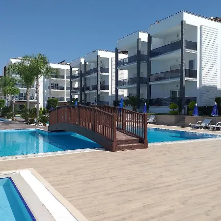 Side Felicia Residence 3 Bedroom Penthouse With Roof Terrace アパート