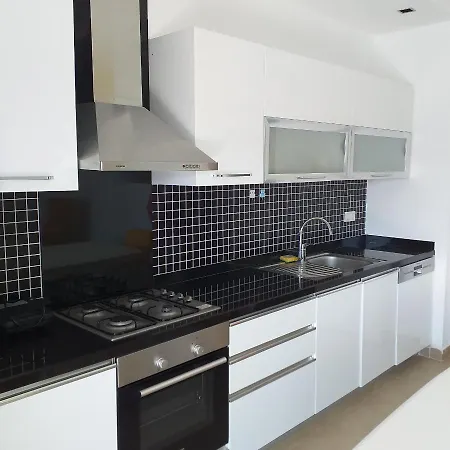 Side Felicia Residence 3 Bedroom Penthouse With Roof Terrace *