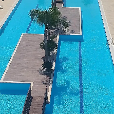 Side Felicia Residence 3 Bedroom Penthouse With Roof Terrace